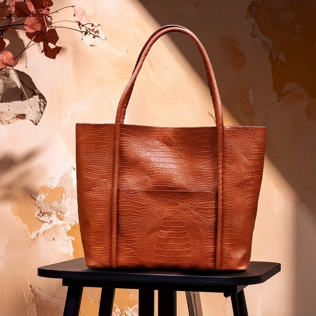 Atelier Everyday Tote — Walnut